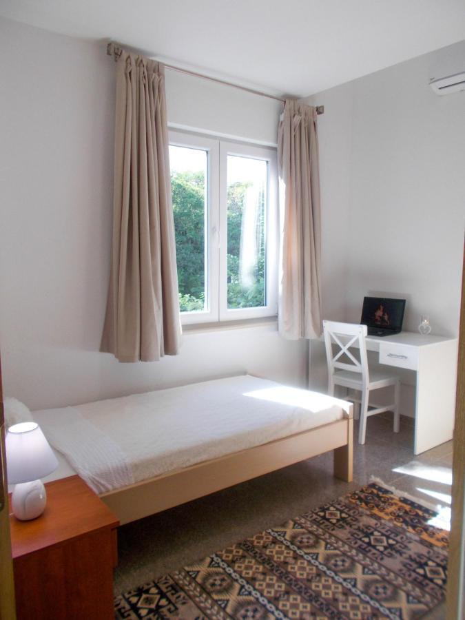 מוסטר Kovac Riverfront Apartments מראה חיצוני תמונה